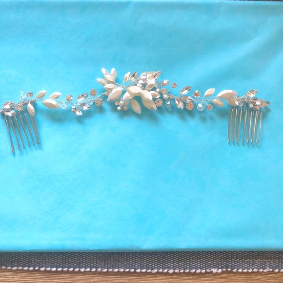Brides & Hairpins RHEA HALO COMB silver bridal